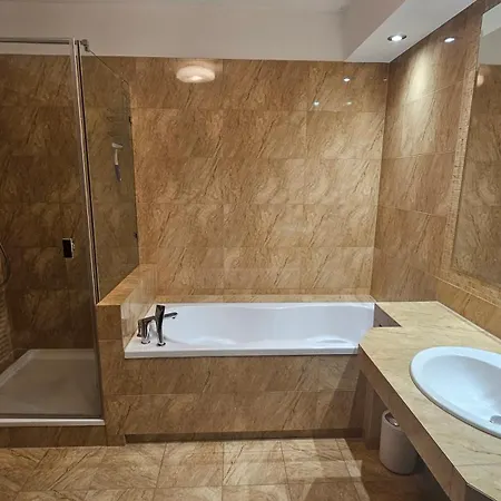 Rezydencja Leopoldinum, 90M2, Stare Miasto 600 M, Parking *